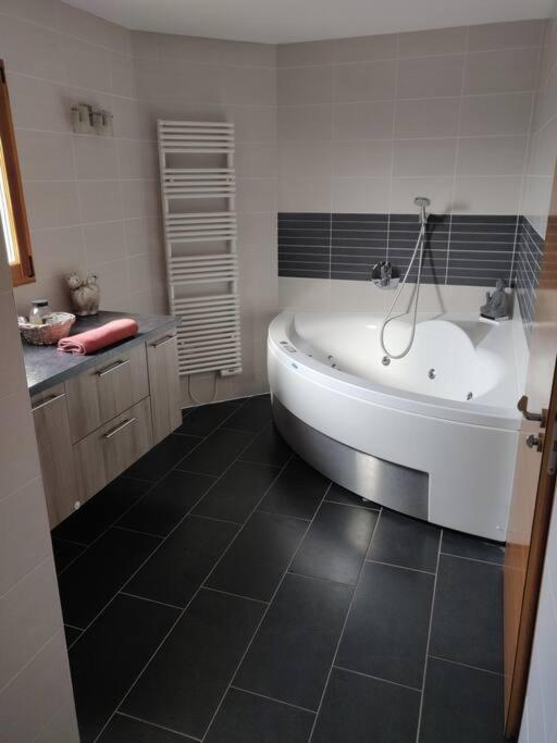 Maison Spacieuse Avec Billard Balneo Piano Talant ภายนอก รูปภาพ